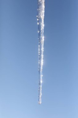 Bahar geldi, sarkıtlar eriyor..