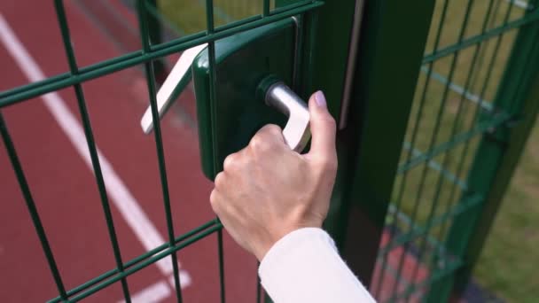 Young Woman Hand Holding Door Elementhandle Open Lock Door Sportswoman — Stock Video
