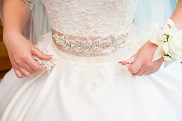 Bride Hands Wedding Rings Close — Stock Photo, Image