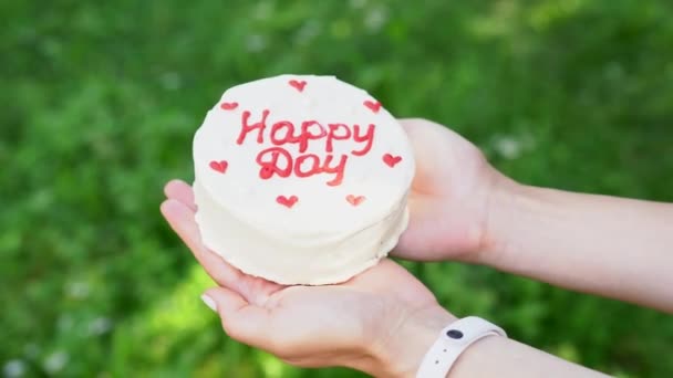 Woman Holding Shows Delicious White Bento Cake Transcription Happy Day — Stock Video