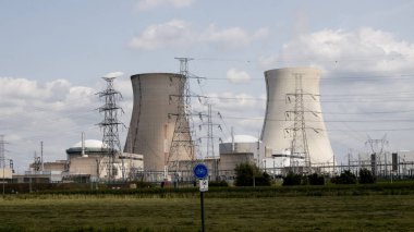 Nükleer tesis Antwerp limanı yakınlarında enerji sağlıyor..