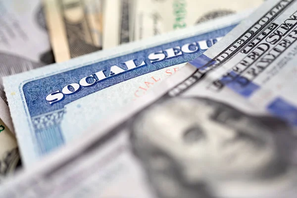 Társadalombiztosítási Kártya Amerikai Valutával Nyugdíj Ellátás Fogalma — Stock Fotó