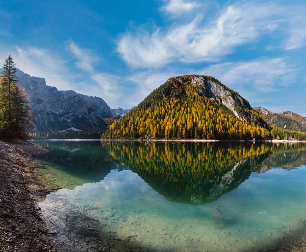 Autunno Tranquillo Lago Alpino Braies Pragser Wildsee Parco Nazionale Fanes — Foto Stock