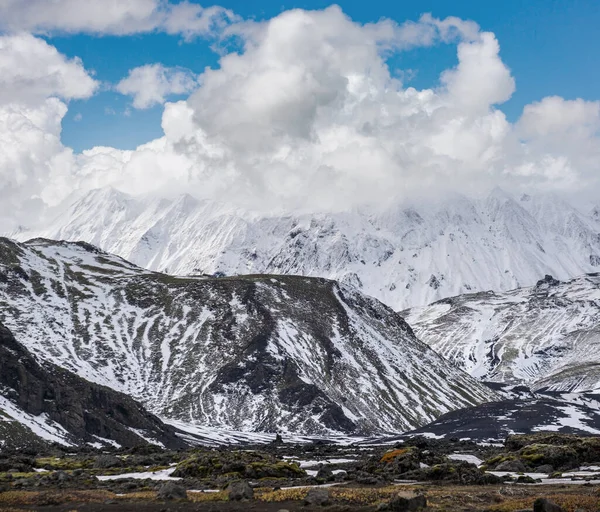 Farbenfrohe Landmannalaugar Berge Unter Einer Schneedecke Herbst Island — Stockfoto