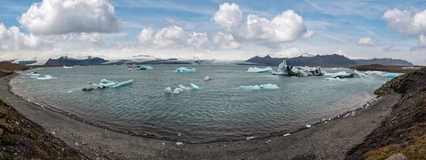 Παγωμένη Λίμνη Jokulsarlon Λιμνοθάλασσα Παγόβουνα Ισλανδία Βρίσκεται Κοντά Στην Άκρη — Φωτογραφία Αρχείου