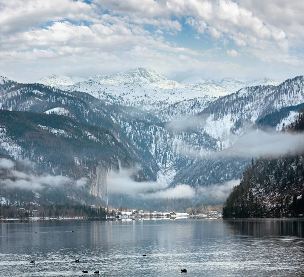 Chmury Zima Alpejskie Jezioro Grundlsee Widok Austria — Zdjęcie stockowe