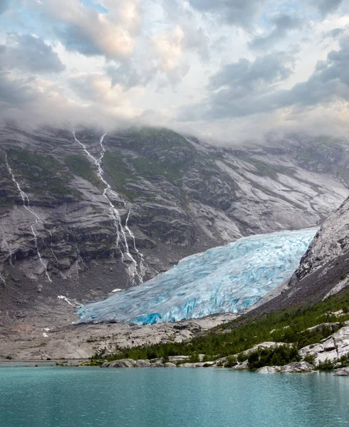 Zomer Bewolkte Weergave Naar Nigardsbreen Gletsjer Jostedal Noorwegen — Stockfoto