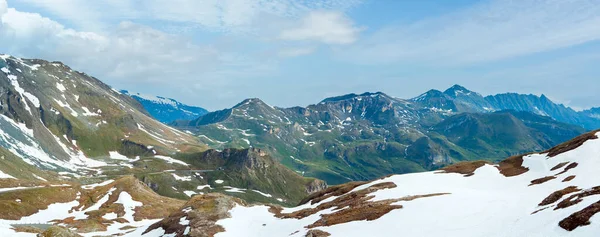 夏のアルプスの山 グロースグロックナー山岳道路からの眺め — ストック写真