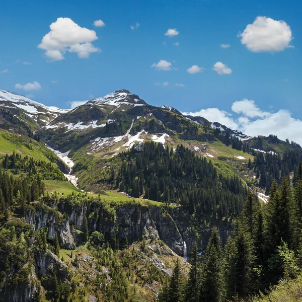 Verão Alpes Vista Montanha Com Cachoeira Vorarlberg Áustria — Fotografia de Stock