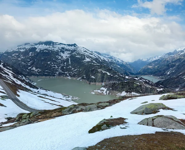 从山口的山顶上眺望格里姆塞尔西 格里姆塞尔临终关怀和雷特里希斯博登塞 伯尔尼阿尔卑斯山 — 图库照片