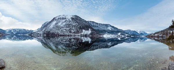 Inverno Nublado Lago Alpino Vista Grundlsee Áustria Com Fantástico Padrão — Fotografia de Stock