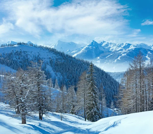Veiw Nebuloso Inverno Maciço Montanha Dachstein Áustria — Fotografia de Stock