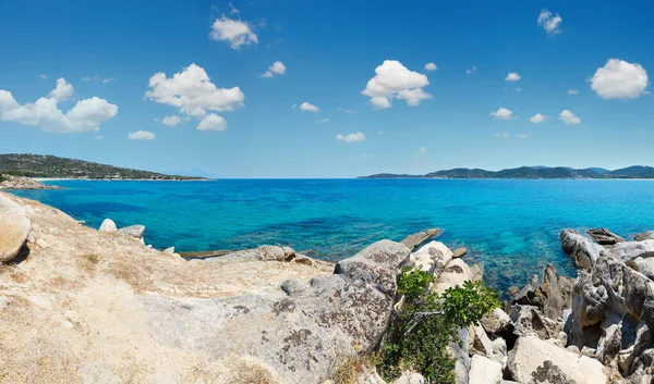 Sommer Meereslandschaft Mit Aquamarinklarem Wasser Blick Vom Ufer Sithonia Chalkidiki — Stockfoto