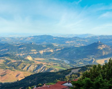San Marino Hills (en eski Cumhuriyeti dünyanın çevresinde sabah görünümü)