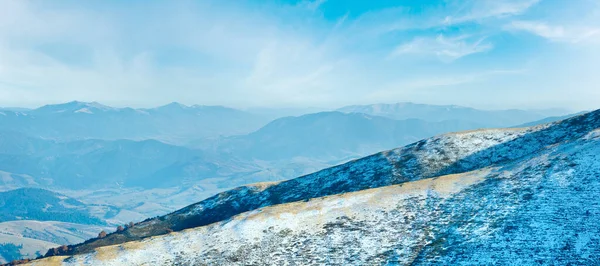 Herfst Bergpanorama Met Eerste Wintersneeuw Karpaten Oekraïne — Stockfoto
