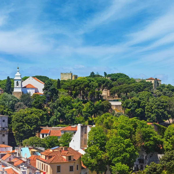 从修道院屋顶 葡萄牙的夏天里斯本城市景观 — 图库照片