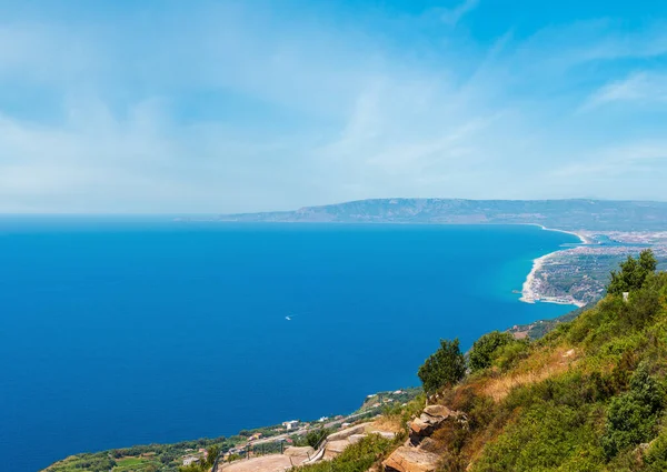 Letní Malebný Výhled Pobřeží Tyrhénského Moře Kalábrie Vrcholu Monte Sant — Stock fotografie