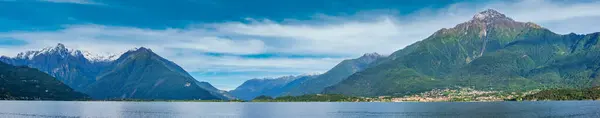 Lake Como Italien Sommer Bewölkt Mit Schnee Auf Dem Gipfel — Stockfoto