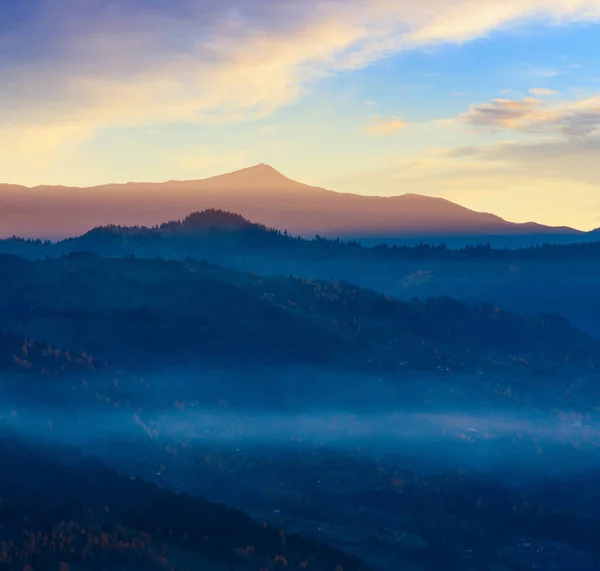 Осінній Ранок Карпатської Гірської Країни Daybreak Краєвид — стокове фото