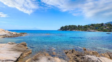 Ege Denizi sahil peyzaj, görünümünden Karidi beach (Chalkidiki, Yunanistan).