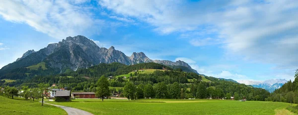 阿尔卑斯山国家宁静的夏天视图 奥地利 — 图库照片