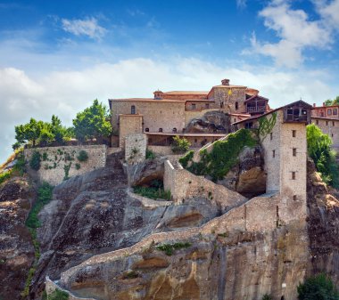 Yaz Meteora - önemli kayalık Hıristiyanlık dini manastır Yunanistan'da karmaşık