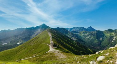 Tatra mountain, Polonya, vadi gasienicowa, buzul gölleri ve swinica Dağı grup görünümüne