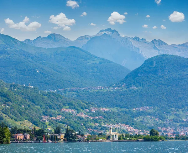 Jezero Como Letní Pobřeží Pohled Plánu Lodi Itálie — Stock fotografie