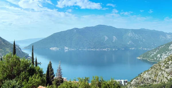 Zatokę Kotorską Lato Mglisty Panoramę Czarnogóra — Zdjęcie stockowe