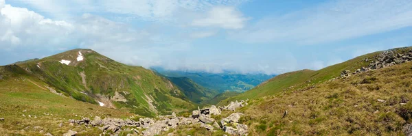 Letni Krajobraz Górski Niebo Chmurami Ukraina Karpaty — Zdjęcie stockowe