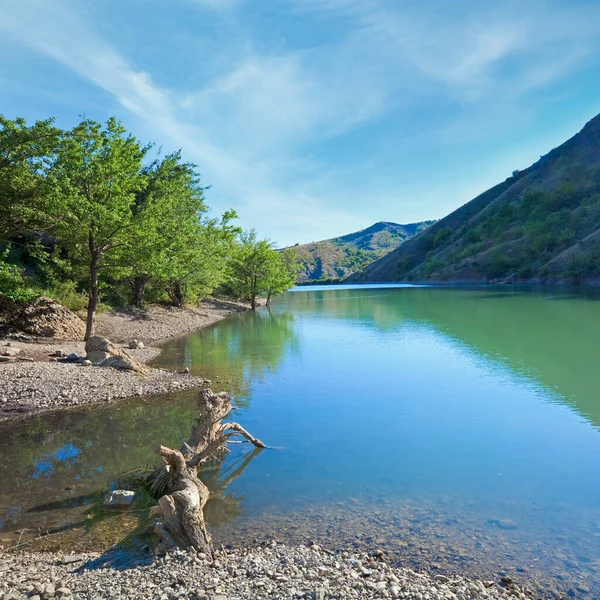 Piękne Jezioro Letnie Skały Góra Tyłu Zelenogorye Wsi Krym Ukraina — Zdjęcie stockowe