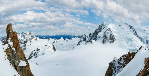 Mont Blanc Montanha Rochosa Maciça Vista Verão Aiguille Midi Mount — Fotografia de Stock