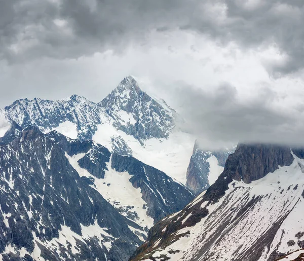 Zomer Bewolkt Alpen Berg Bettmerhorn Ridge Uitzicht Vanaf Grote Aletschgletsjer — Stockfoto