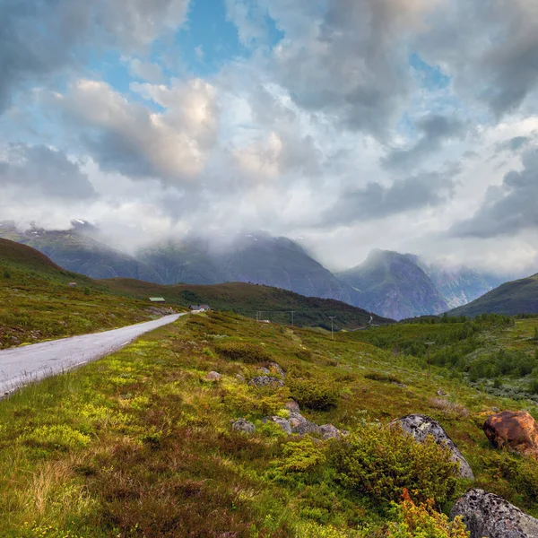 Летний Горный Облачный Сельский Пейзаж Aurlandsfjellet National Scenic Route Highlands — стоковое фото
