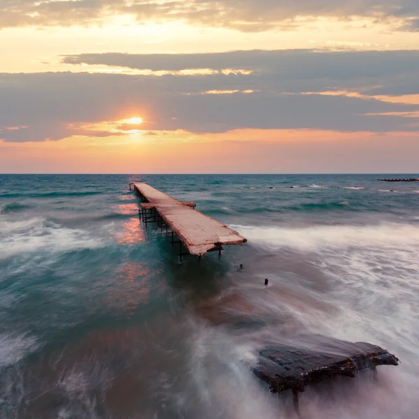 Crépuscule Vue Mer Surf Avec Jetée Ruine Mer Noire Bulgarie — Photo