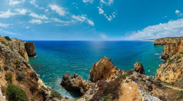 Widokiem Skaliste Wybrzeże Lato Ocean Atlantycki Ponta Piedade Lagos Algarve — Zdjęcie stockowe