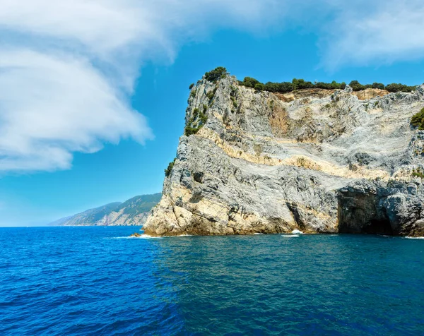 Güzel Kayalık Deniz Sahil Palmaria Adası Yakınlarında Portovenere Şairler Körfezi — Stok fotoğraf