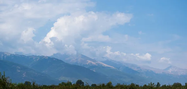 유럽의 마케도니아에서 발칸반도 의산들을 바라봄 — 스톡 사진