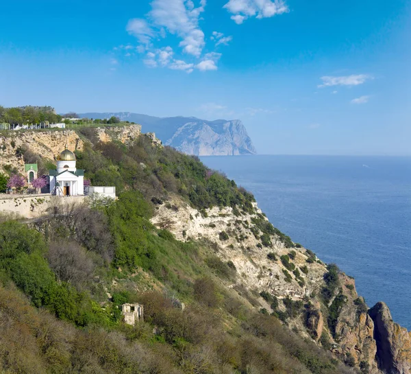 Letní Pobřeží Pohled Klášter Svatého Jiří Phiolent Cape Krimea Ukrajina — Stock fotografie