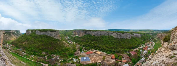 Vista Nublada Primavera Ciudad Bakhchisaraj Chufut Kale Crimea Ucrania —  Fotos de Stock