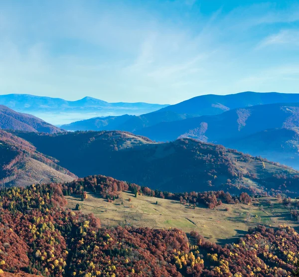 Morgondimma Hösten Karpaterna Och Färggranna Skog Sluttningen — Stockfoto