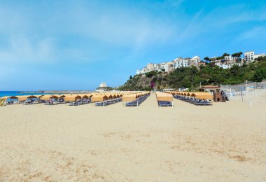 Sperlonga plaj ve Torre Truglia, Latina eyaletinin, Lazio, Orta Italya'nin görüntüleyin. İnsanlar tanınmaz.