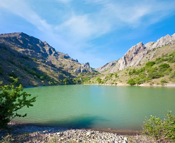 Schönen See Und Sommer Felsen Berg Hinter Zelenogorye Dorf Krim — Stockfoto
