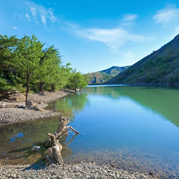 Piękne Jezioro Letnie Skały Góra Tyłu Zelenogorye Wsi Krym Ukraina — Zdjęcie stockowe