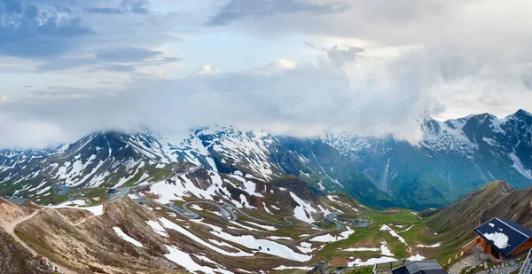 Ήρεμο Καλοκαίρι Άλπεις Βουνό Και Σερπεντίνες Γκροσγκλοκνερ Υψηλής Αλπικό Δρόμου — Φωτογραφία Αρχείου