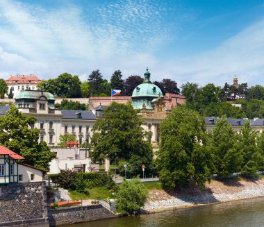 Prag - Çek Cumhuriyeti (Vltava Nehri görünümünden hükümetinin Office Straka Akademisi)
