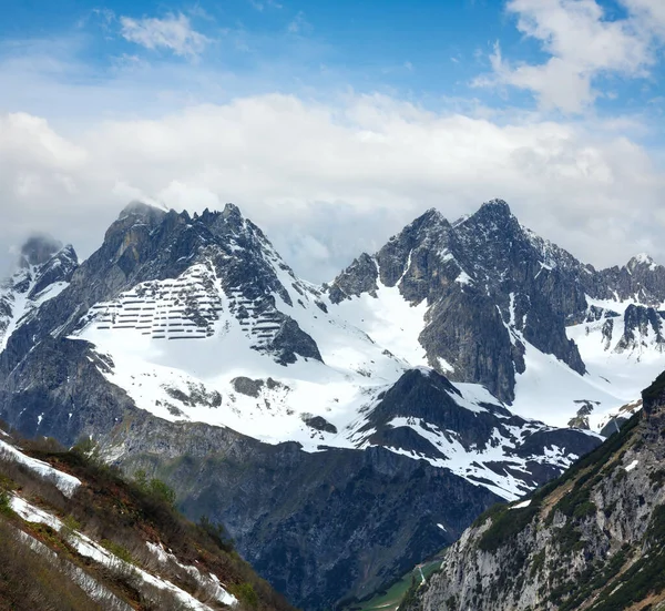 Vista Alpina Estiva Con Costruzioni Ritenzione Neve Montagna Warth Vorarlberg — Foto Stock