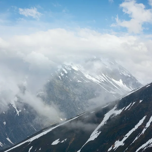Verão Paisagem Montanha Nublada Oberalp Pass Suíça — Fotografia de Stock