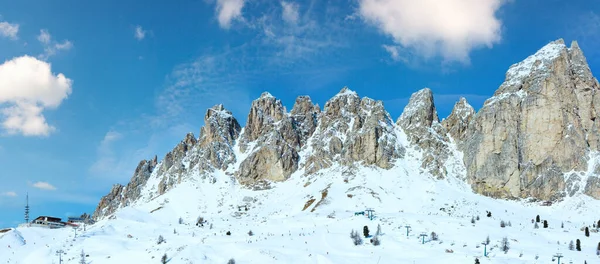 Mattina Inverno Panorama Roccioso Montagna Con Stazione Sciistica Passo Gardena — Foto Stock