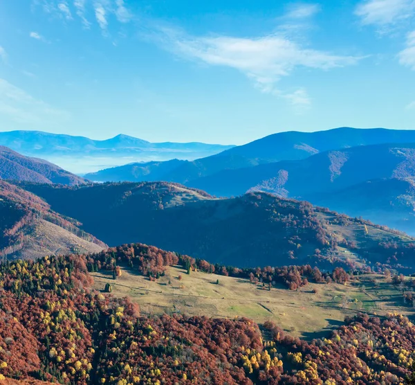 Morgennebel Herbstlichen Karpatengebirge Und Bunte Wälder Hang Ukraine — Stockfoto